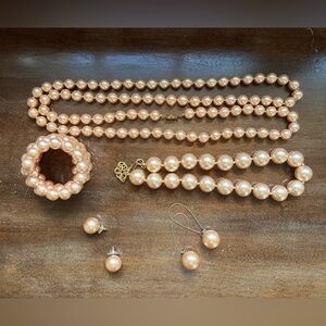 Vintage set of Monet chunky faux pearls in a lovely peach color